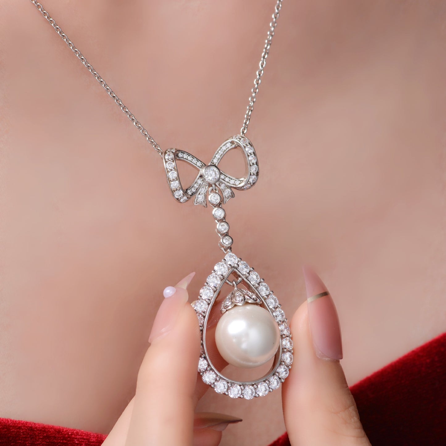 Temperament Pearl Series Pendant Luxurious Micro-encrusted Diamonds