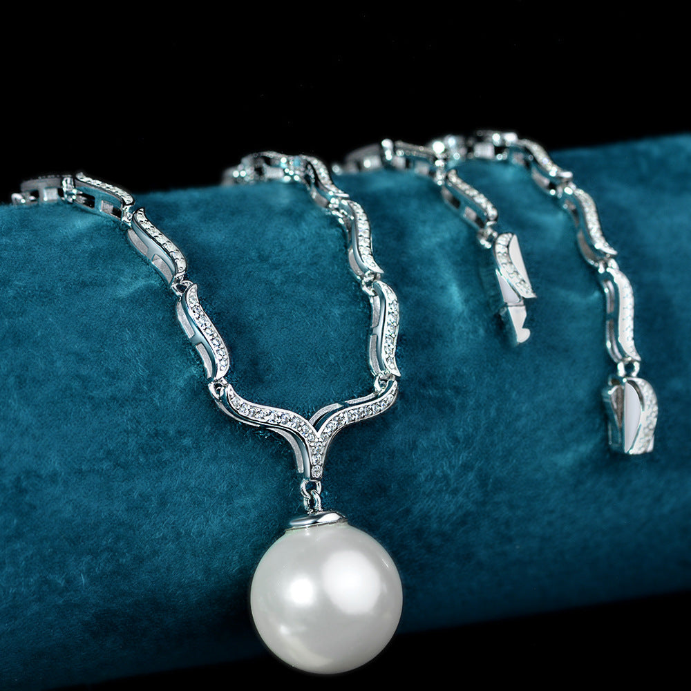 Peaceful pearl necklace