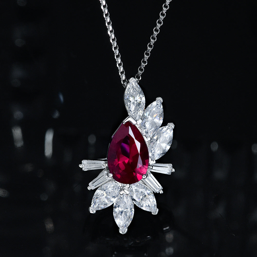 3 carat red water drop niche design necklace