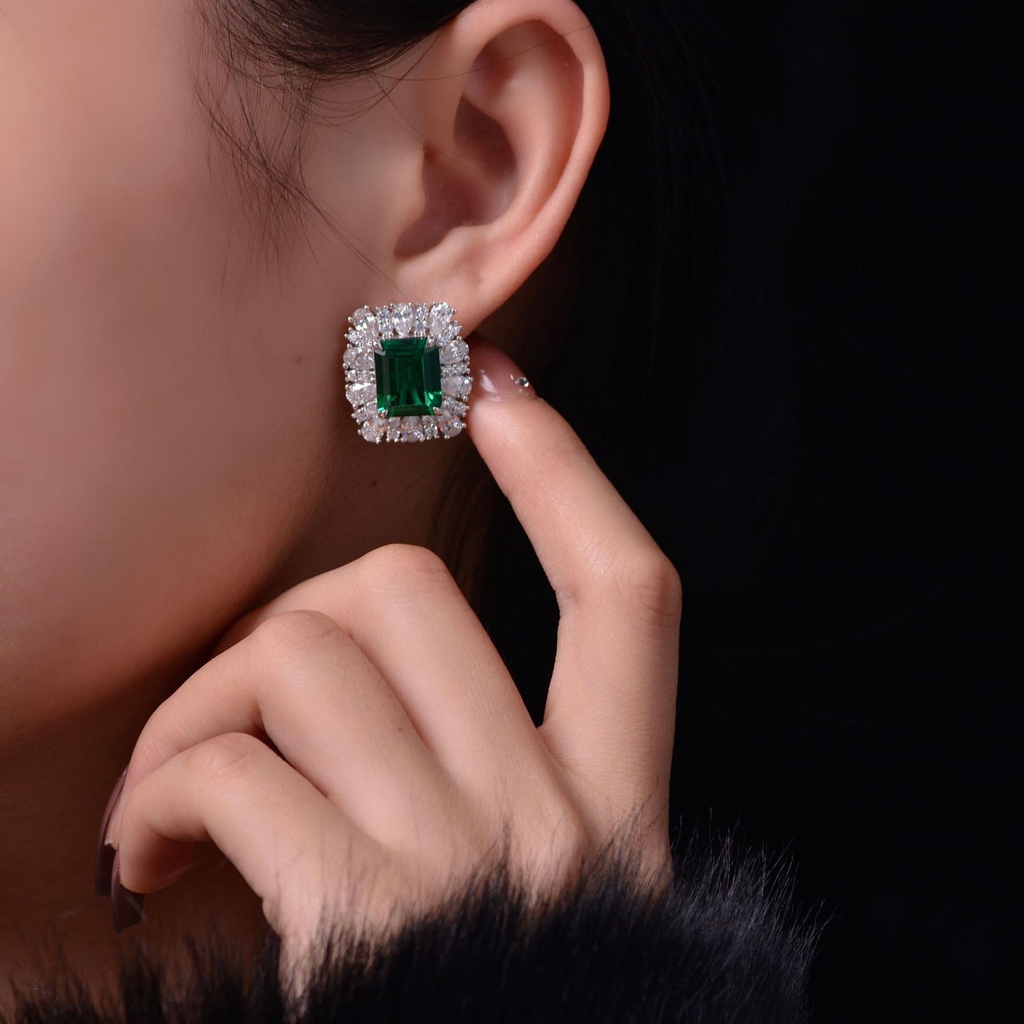 Emerald European retro high-end earrings