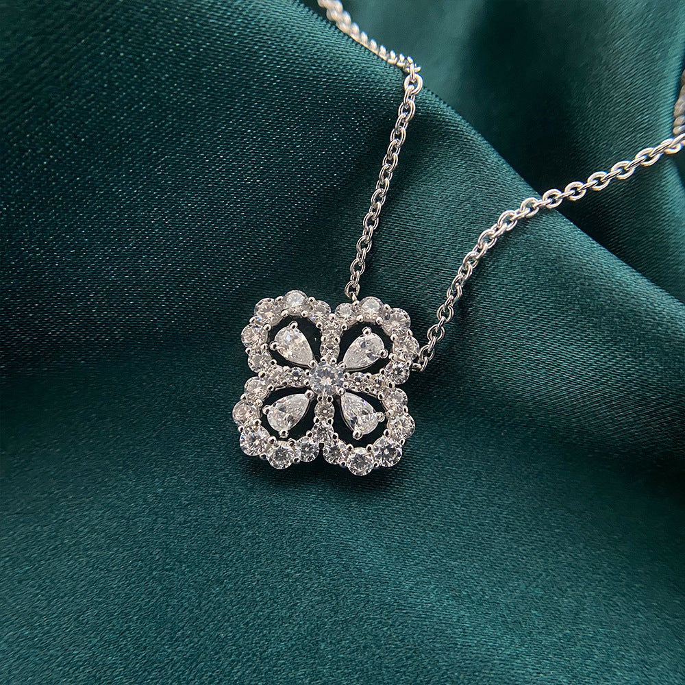 four leaf clover necklace pendant